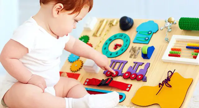 Best Toys to Improve Fine Motor Skills for 1 Year Old